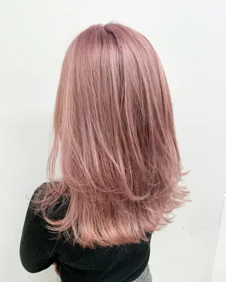ミディアム カラー 🩵ハイトーン 美咲🩵のヘアスタイル