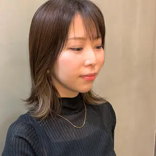 ミディアム カラー NUMBER_ ユイナのヘアスタイル