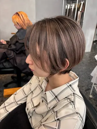 ショート アブアイ所属・🌈艶髪ハイトーン SENAのヘアスタイル