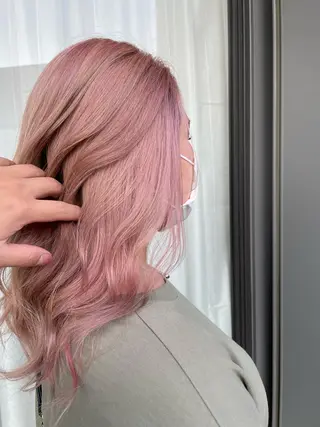 セミロング ブリーチ毛矯正.髪質 改善.髪にドラマをのヘアスタイル