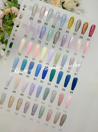 カラー Bianca 大山のネイルデザイン