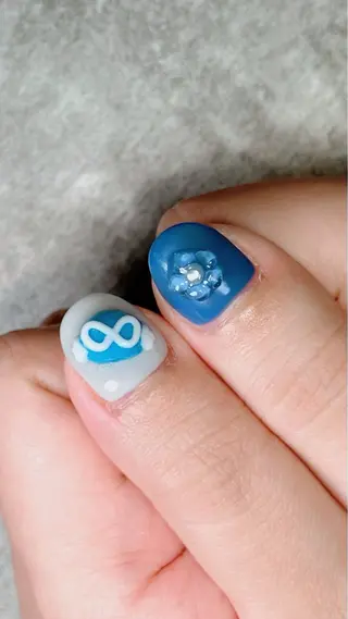 ネイル haleyume所属・shino🌟 痛ネイルのネイルデザイン