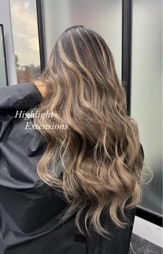 ロング カラー シールエクステ特化 ハイトーン、NANAのヘアスタイル