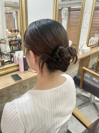 セミロング ヘアアレンジ セットサロンCURE YUKIOKAのヘアスタイル