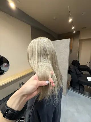 ミディアム ✨艶髪ストレート✨ ✨透明感カラー✨のヘアスタイル