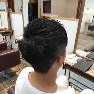 ショート 阪本 俊のヘアスタイル