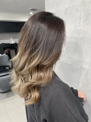 ロング カラー _WHITE 天神店 YUMEKA🐻のヘアスタイル