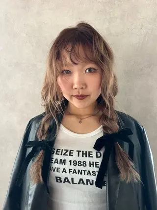 ロング カラー ヘアアレンジ ayano🍒パーマ 暖色カラーのヘアスタイル