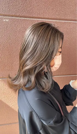 ミディアム 福田 しずくのヘアスタイル