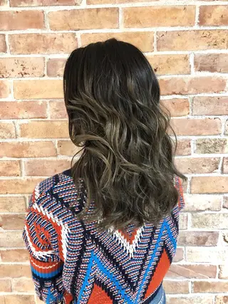 セミロング THE AWESUM所属・メンズスタイル強化中 TONNY(トニー)のヘアスタイル