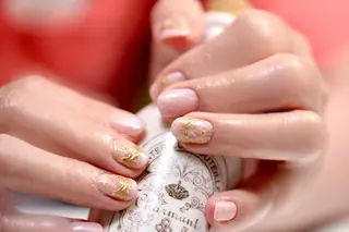 ネイル ママリンド　志村坂上店所属・しみ えんのネイルデザイン