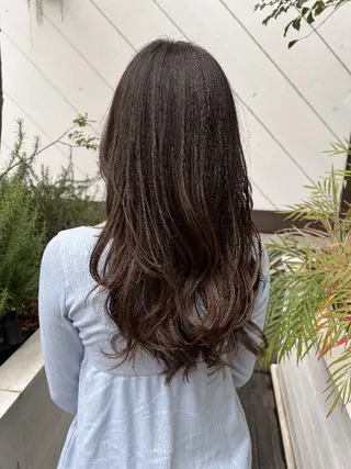 セミロング カラー WARREN・TRICOMI NEW YORK 表参道店所属・浅比 惇平のヘアスタイル