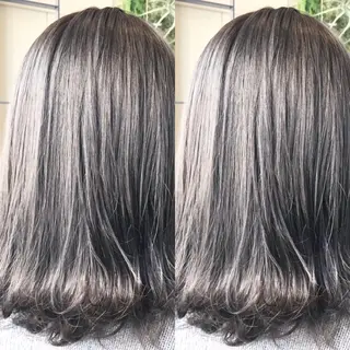 ミディアム カラー Hanna by W_SALONのヘアスタイル