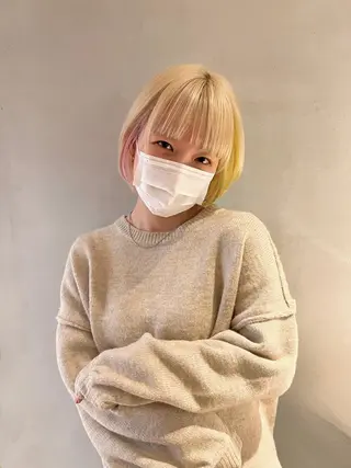 ショート ミルクティーベージュ outaのヘアスタイル