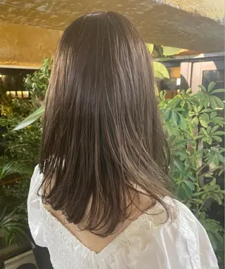 ミディアム カラー 山岸 未玖のヘアスタイル