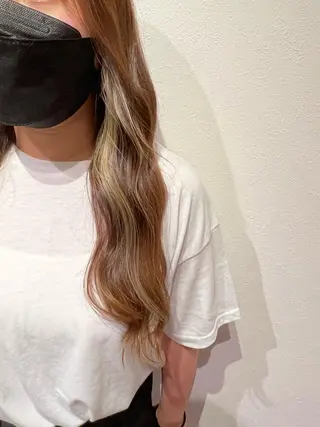 ロング カラー 浦﨑 笑美里のヘアスタイル