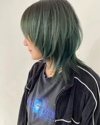 ミディアム カラー 7Bridge所属・ハッシュカット 小西貫太のヘアスタイル