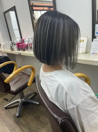 ショート カラー ヒカ/外国人風 デザインカラーのヘアスタイル