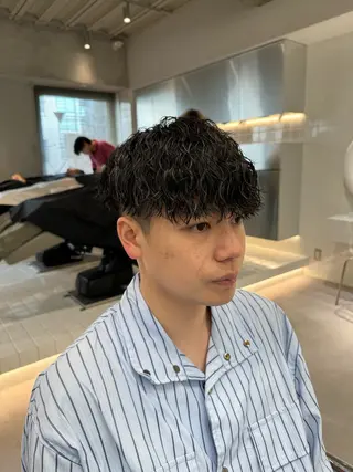 ショート パーマ メンズ 波巻きスパイラルパー マ/シャドウパーマ駿のヘアスタイル