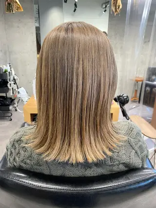 ミディアム カラー ショート・ウルフ✂︎ 安住有咲子のヘアスタイル