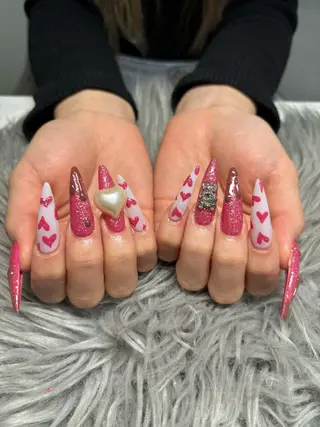 ネイル 鈴木 歩華のネイルデザイン