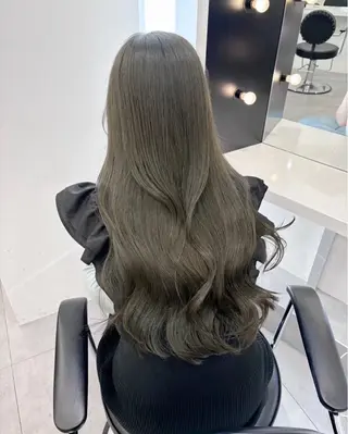 ロング ioe 西梅田＋店のヘアスタイル