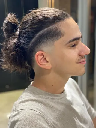 ショート 山影✨バレイヤージュ ハイライト✨メンズ◎のヘアスタイル