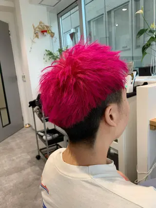 ショート ヨシミ カズヤのヘアスタイル