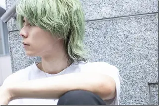 ショート カラー メンズ ブリーチ特化 ハイトーンRYOYAのヘアスタイル