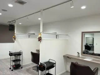 カラー 井上 美春のヘアスタイル