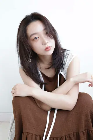 ミディアム みのり 《BASE.》のヘアスタイル