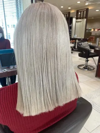 ミディアム 美容室FaB千葉店所属・千葉ハイトーンカラー KASUMIのヘアスタイル