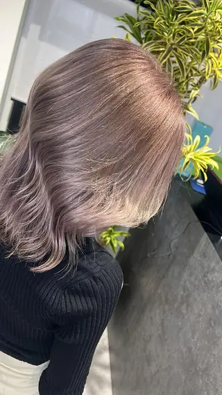 ショート カラー mimiiy梅田 中崎町ハイトーンのヘアスタイル