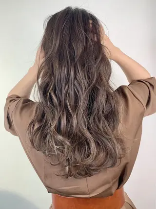 セミロング カラー _WHITE 高槻のヘアスタイル