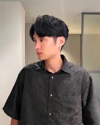 パーマ メンズ Qin shaire salon 原宿verno店所属・【センターパート】 ETO／江藤翼の眉毛・アイブロウイメージ