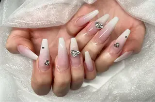 ネイル Roi〈ロワ〉 Minakoのネイルデザイン