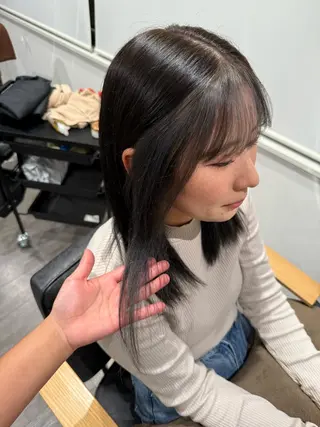 ミディアム カラー 上田 紗也のヘアスタイル