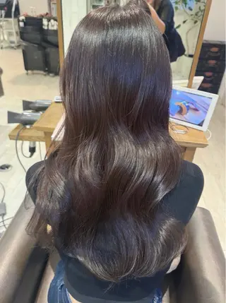 ロング レイヤーカット、 大人可愛い　中村美羅のヘアスタイル