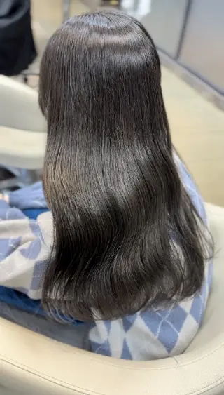 カラー AVANCE北花田所属・和家 小梅のヘアスタイル