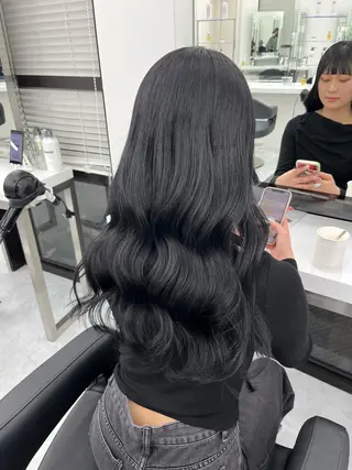 ロング カラー ヘアアレンジ 艶髪ハイトーン🫧 Kurehaのヘアスタイル