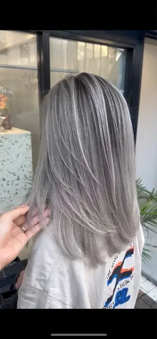 ロング カラー ONYX 表参道所属・表参道/ハイライト 髪質改善ストレートのヘアスタイル