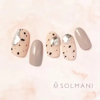 ネイル SOLMANI 予約担当のネイルデザイン