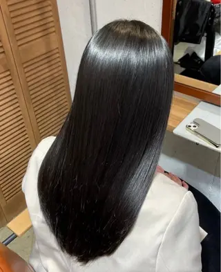 ロング カラー 伊藤 梨緒のヘアスタイル