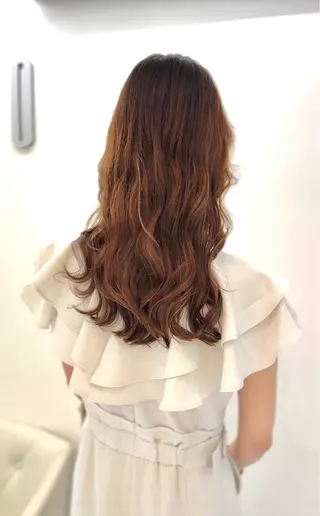 ロング パーマ コテ巻き風パーマ/ キミシマカイトのヘアスタイル