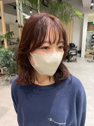 ミディアム カラー レイヤー/顔まわり カット/地毛風カラーのヘアスタイル