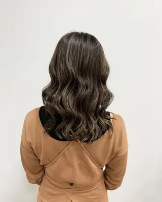 ミディアム カラー レイヤー×縮毛矯正 深見 拓のヘアスタイル