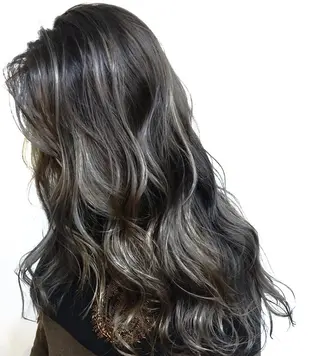 ロング MAAT所属 AKANEのヘアスタイル