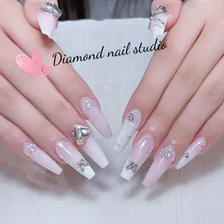 ネイル Ena 🧸のネイルデザイン