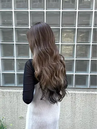 ロング カラー 齊藤 久恵のヘアスタイル