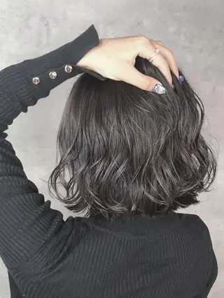 ショート カラー _WHITE 天王寺のヘアスタイル